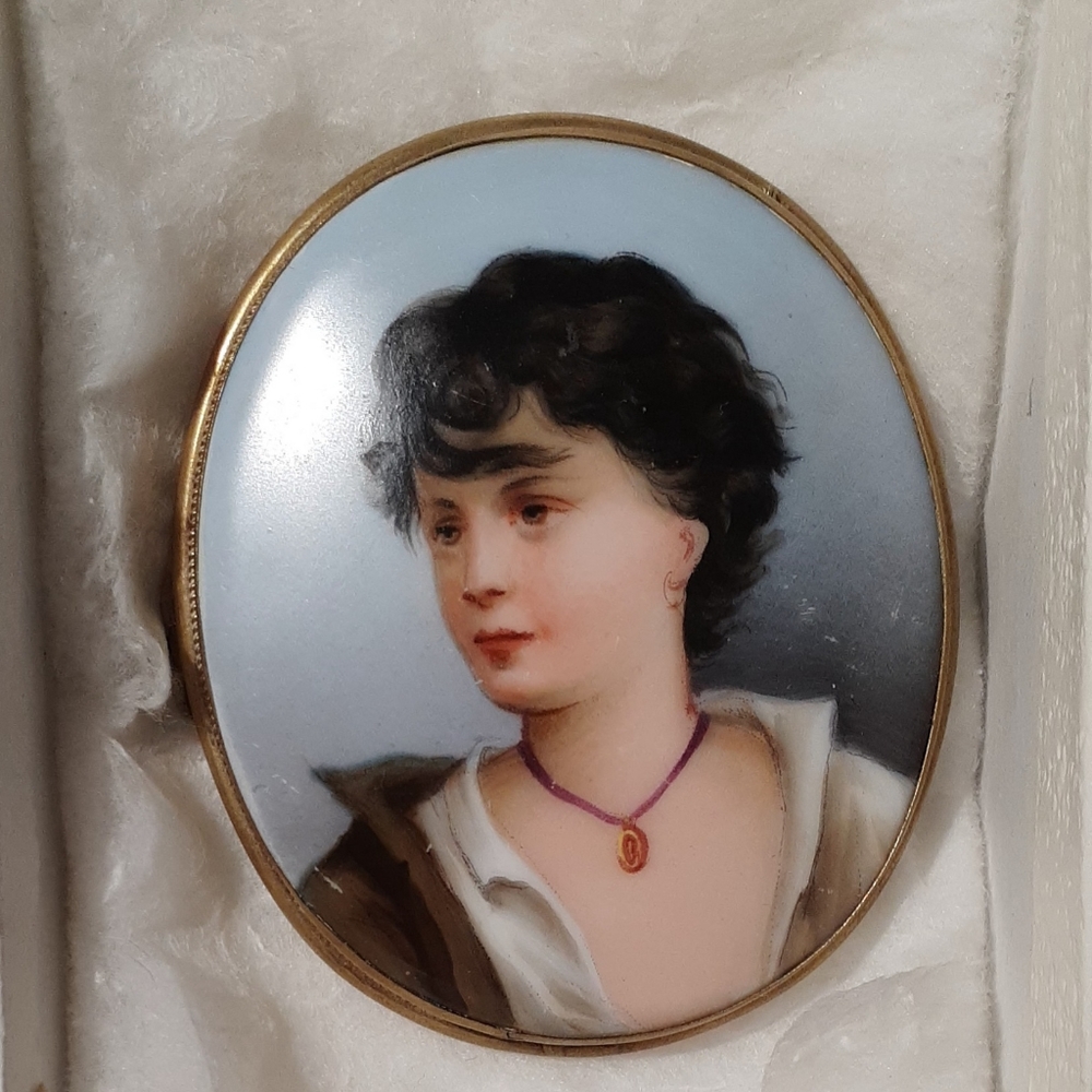 Hand Painted on Porcelain-Antique Brooch